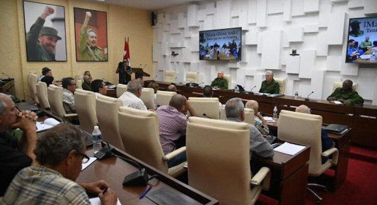Consejo de Defensa Nacional de Cuba sesiona para revision de daños por huracanes y sismos