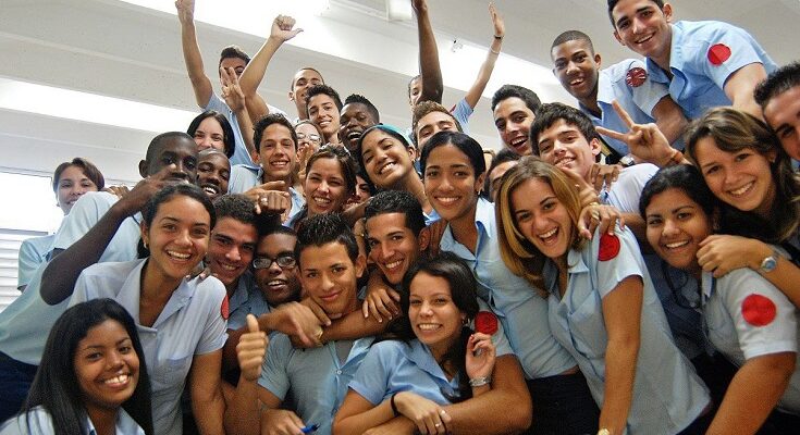 FEEM: generación inclusiva que asegura la continuidad 1 Federación de Estudiantes de la Enseñanza Media