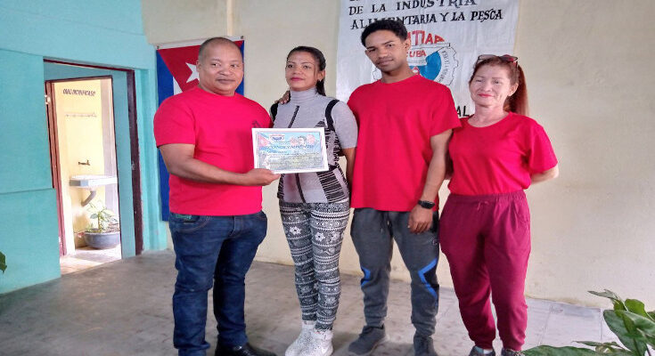 Industria Alimentaria de Contramaestre reconocida por Aporte a la Patria 1 Industria Alimentaria de Contramaestre reconocida por Aporte a la Patria