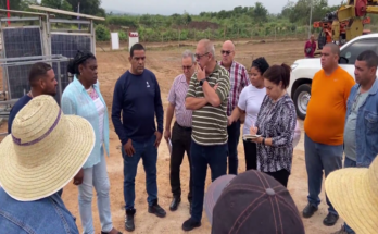 Visita parque solar en Contramaestre Ministro de Energía y Minas