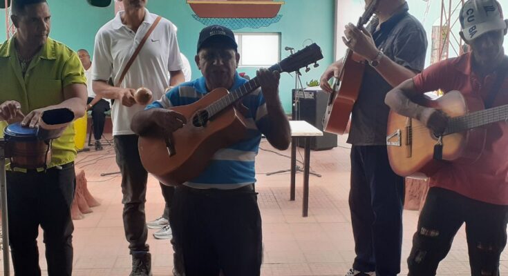 Premia ANCI de Contramaestre a ganadores del concurso José Cuevas Veranes in Memoriam 1 ANCI Contramaestre