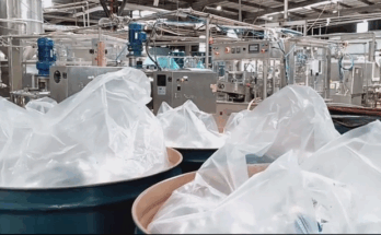 Dirigentes visitan la empresa mixta Tropical Contramaestre S.A