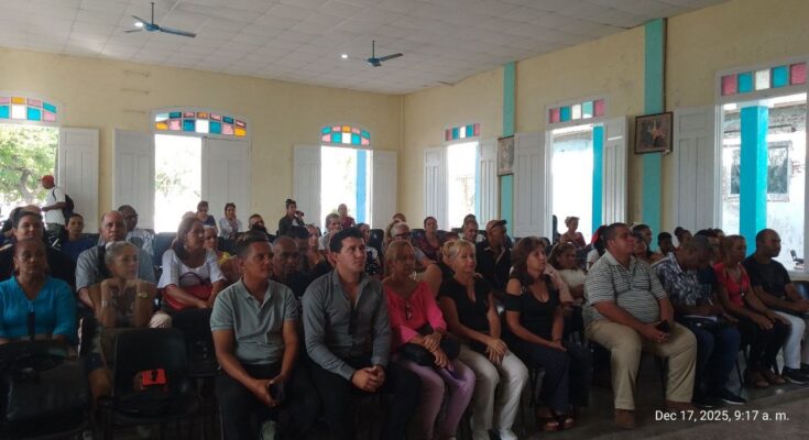 Contramaestre celebra acto por el Día del educador