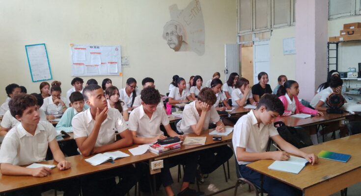 Centros preuniversitarios de Contramaestre retoman actividades docentes 1 Actividad docente en preuniversitarios de Contramaestre