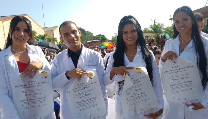 Contramaestre cuenta con nuevos profesionales de la salud 1 Nuevos profesionlaes de la salud fueron graduados en Contramaestre, en las carreras de la Filial de Ciencias Médicas del territorio.