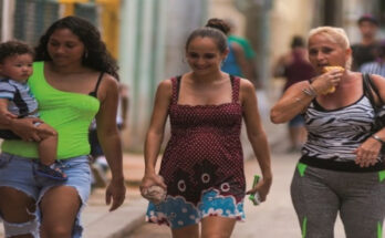 En redes sociales existe un bebate acerca de la pertinencia de los derechos de la mujer, que nos obliga a reflexionar sobre la vida de las féminas.
